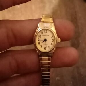 Watch it quartz watch